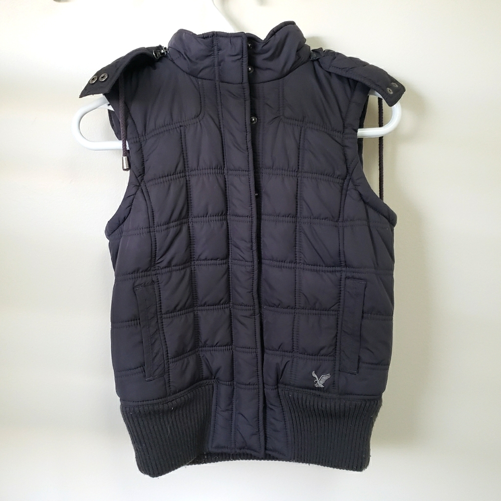 2/40🍉 American eagle puffer vest